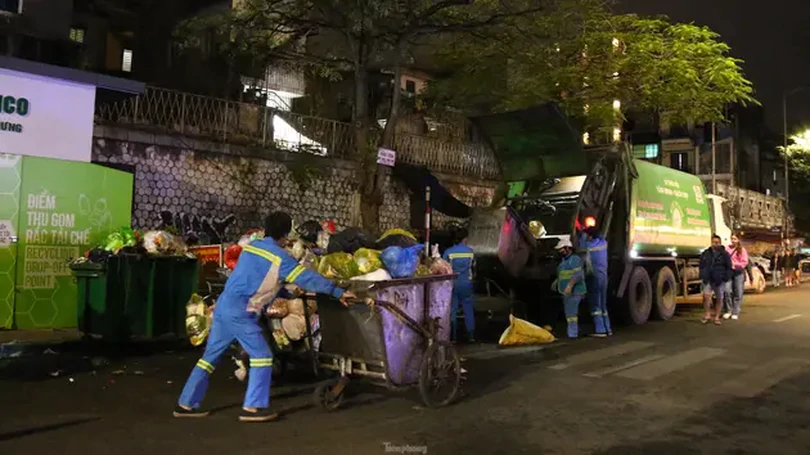Quận Hai Bà Trưng sẽ điều chỉnh thời gian thu gom rác