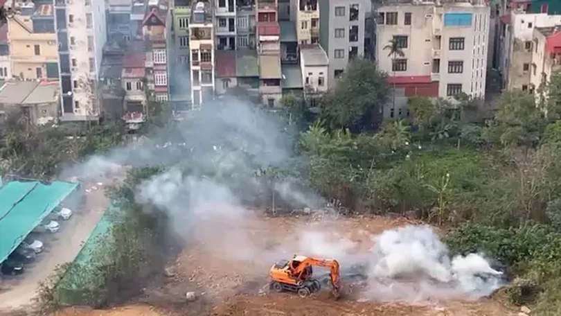 Bước đầu xử lý vi phạm đốt rác ở phường Trung Văn