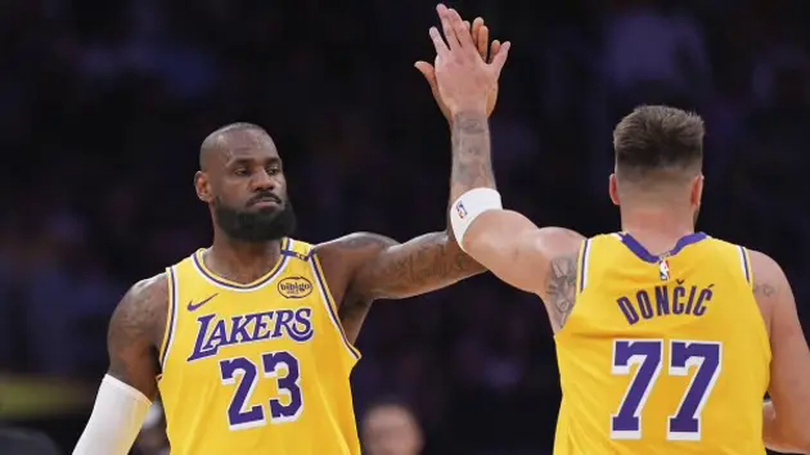 Los Angeles Lakers nối dài chuỗi trận bất bại