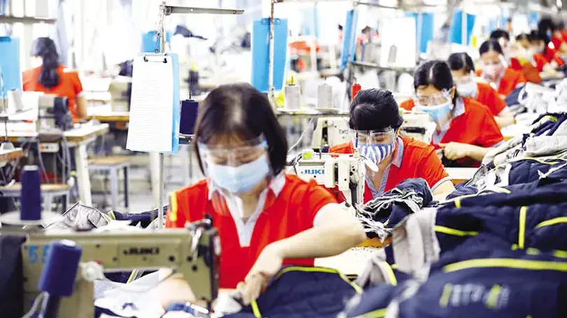 Công nhân Việt Nam tiên phong bước vào kỷ nguyên mới