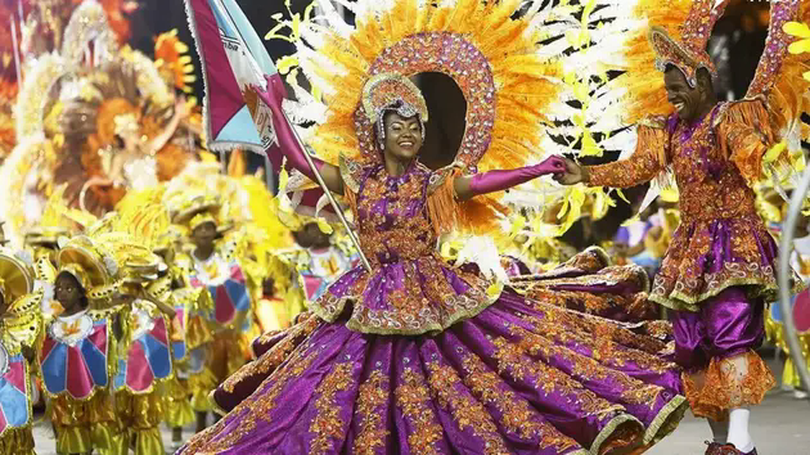 Những màn trình diễn samba sôi động tại Lễ hội Carnival, Brazil