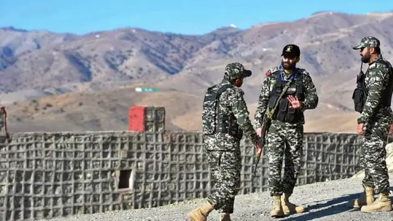 Pakistan và Afghanistan giao tranh tại cửa khẩu