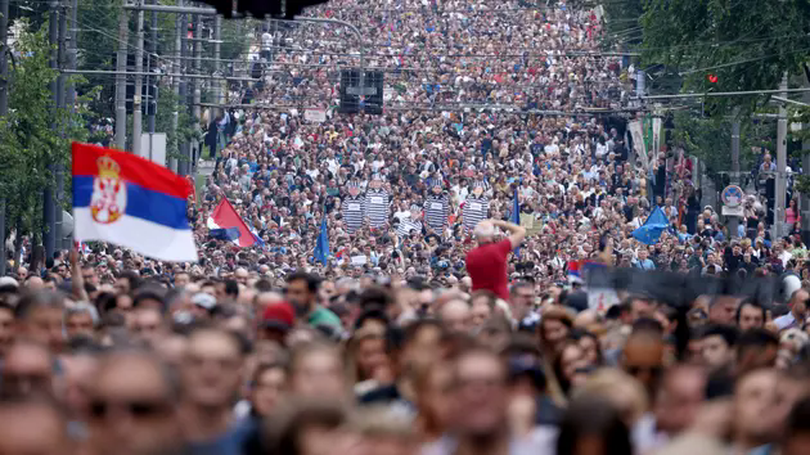 Hàng ngàn người Serbia biểu tình phản đối chính phủ