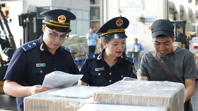 Tạm dừng tiếp nhận tờ khai hải quan từ 14/3