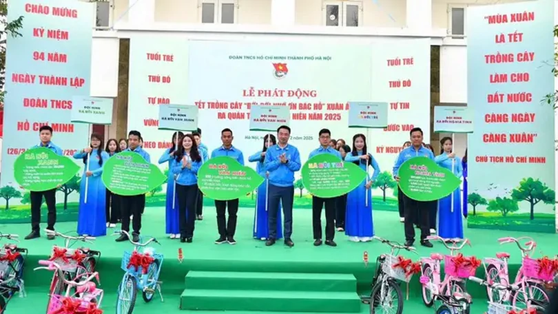 Thanh niên Hà Nội đóng góp cho cộng đồng