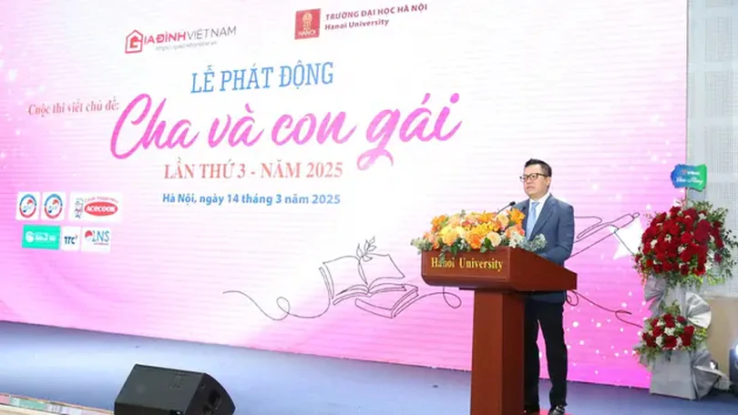 Ngòi bút là nơi giãi bày tình cha xúc động