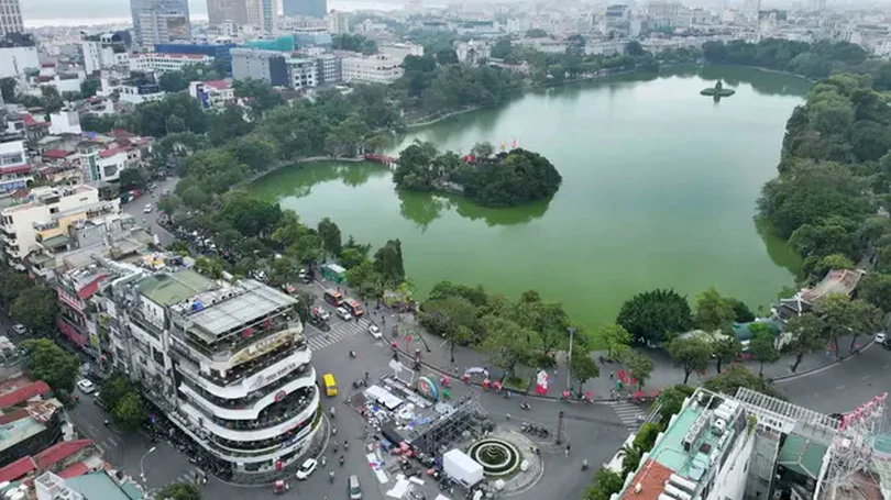 Quảng trường phía Đông hồ Hoàn Kiếm có quy mô 2,14ha