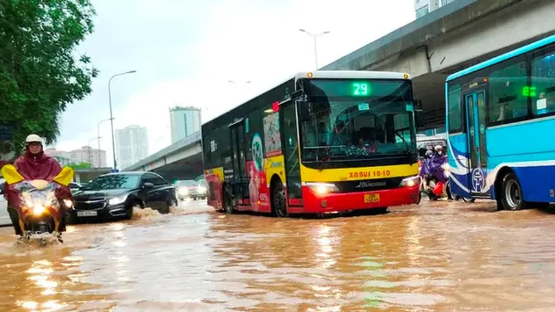Hà Nội khắc phục ngập úng tại 30 điểm