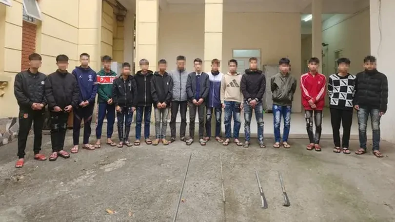 Nhóm thiếu niên mang phóng lợn đi gây rối bị vây bắt