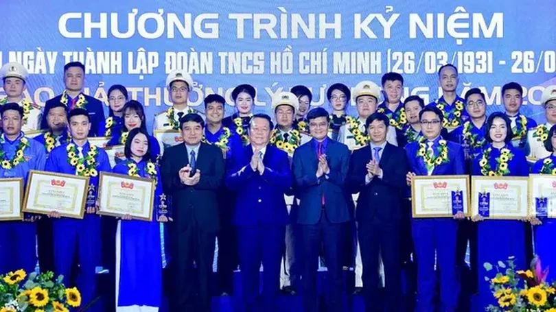 Thanh niên Việt Nam đón đầu công nghệ số