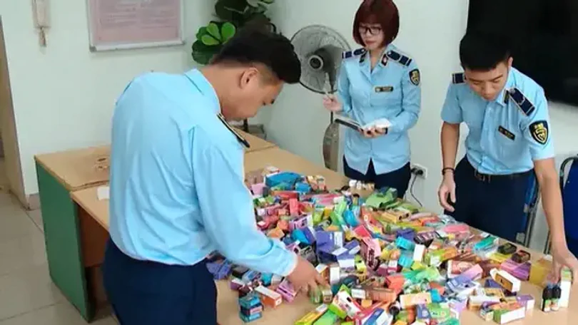 Thuốc lá điện tử bán công khai sau nhiều tháng im ắng