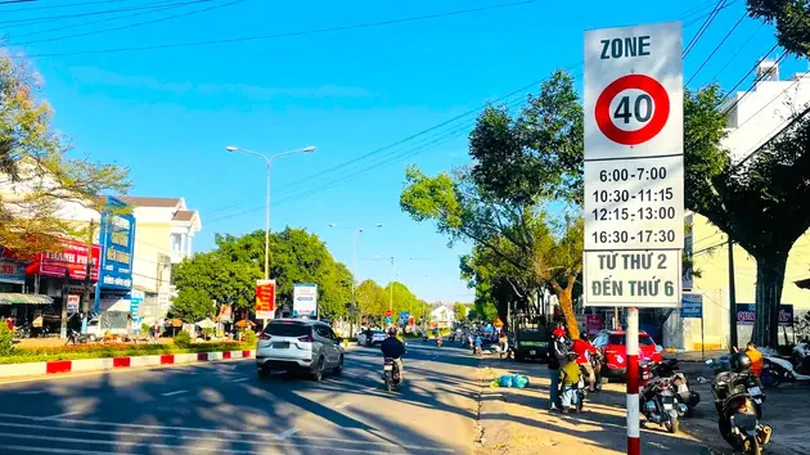 Thay thế biển báo sai khác với quy chuẩn mới