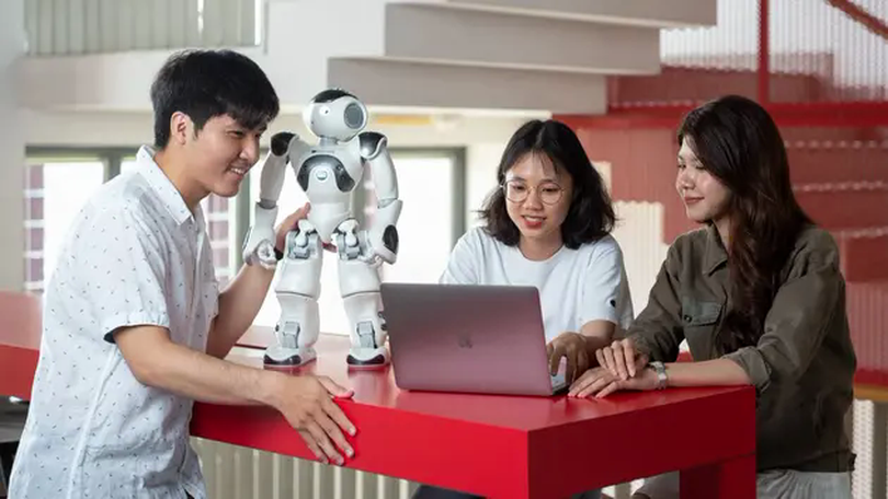 Dạy học sinh làm chủ AI