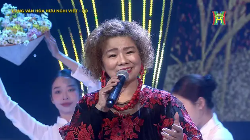 Mùa xuân làng lúa làng hoa