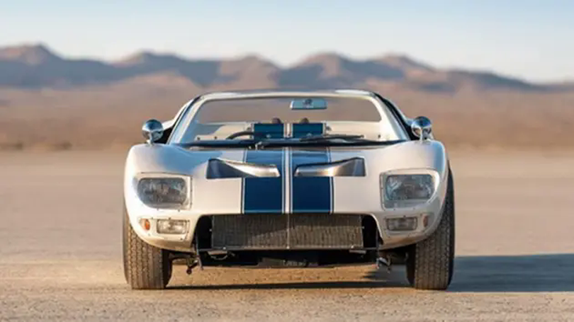 Xe đua Ford GT-40 Roadster 1965 được đấu giá lần ba