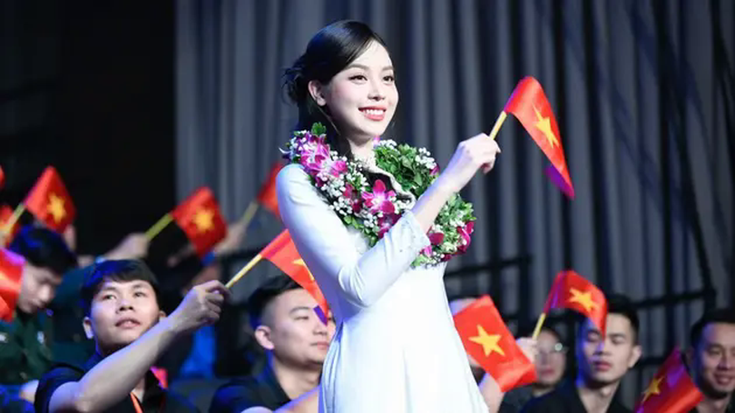 Hoa hậu Thanh Thủy là Gương mặt trẻ triển vọng năm 2024