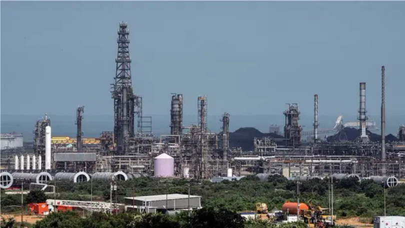 Mỹ áp thuế 25% với các nước mua dầu từ Venezuela