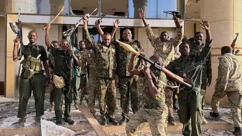 Quân đội Sudan đẩy lùi RSF khỏi Khartoum