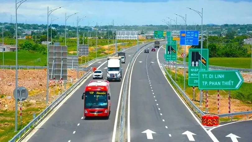 Đề xuất mở rộng cao tốc Bắc - Nam lên 6 làn xe