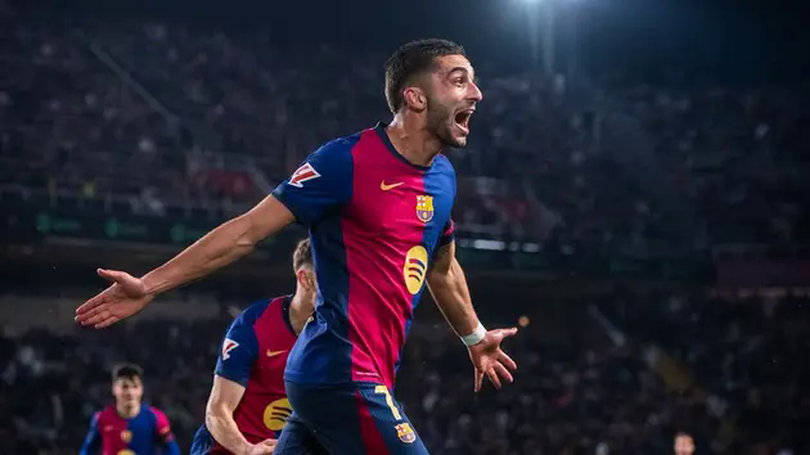Barcelona duy trì khoảng cách ba điểm với Real Madrid