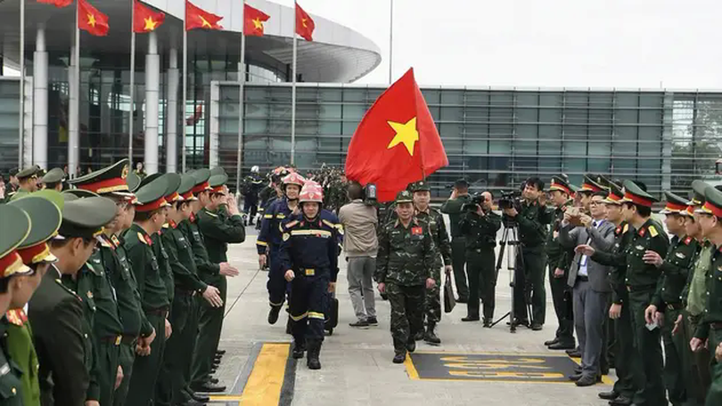 Đội cứu hộ, cứu nạn Việt Nam đã đến Myanmar