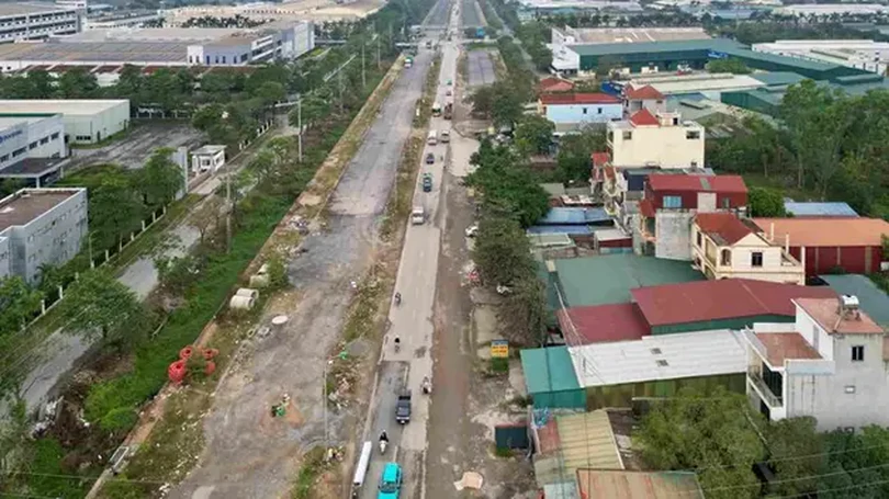 Thi công Quốc lộ 6 chậm vì vướng mặt bằng