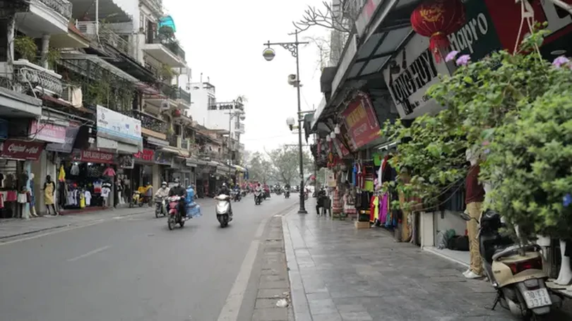 Người dân mong sớm triển khai đề án cho thuê vỉa hè