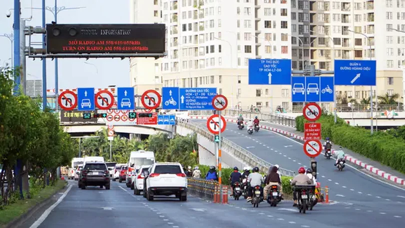 Xử lý dứt điểm lỗi đèn tín hiệu, biển báo giao thông