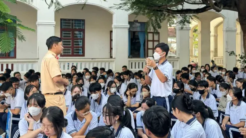 Xây dựng văn hóa giao thông từ nhà trường