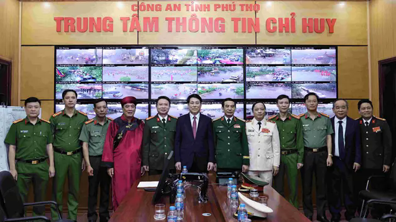 Chủ tịch nước thăm cán bộ, chiến sĩ Công an Phú Thọ