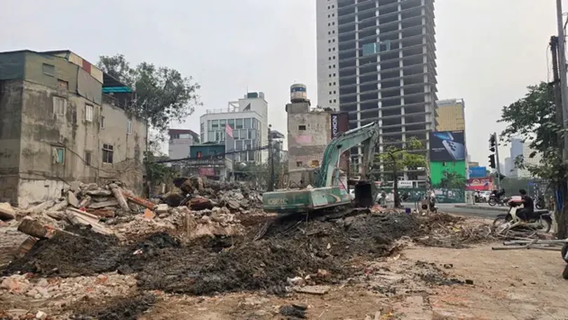 Quận Ba Đình cắt nước các hộ dân không bàn giao mặt bằng