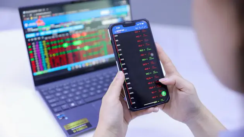 Chứng khoán trong nước 'trắng bên mua'