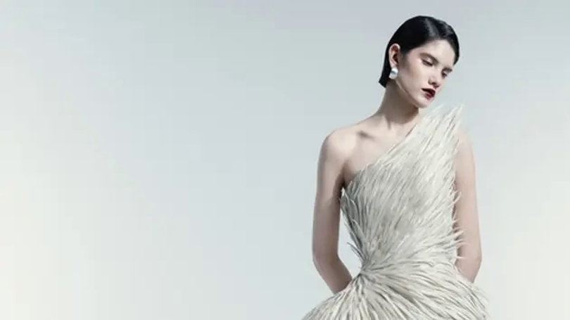 Công Trí đưa lụa Lãnh Mỹ A lên tạp chí Vogue