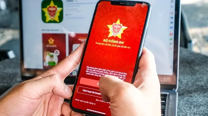 Không yêu cầu công chứng giấy tờ đã tích hợp trên VNeID