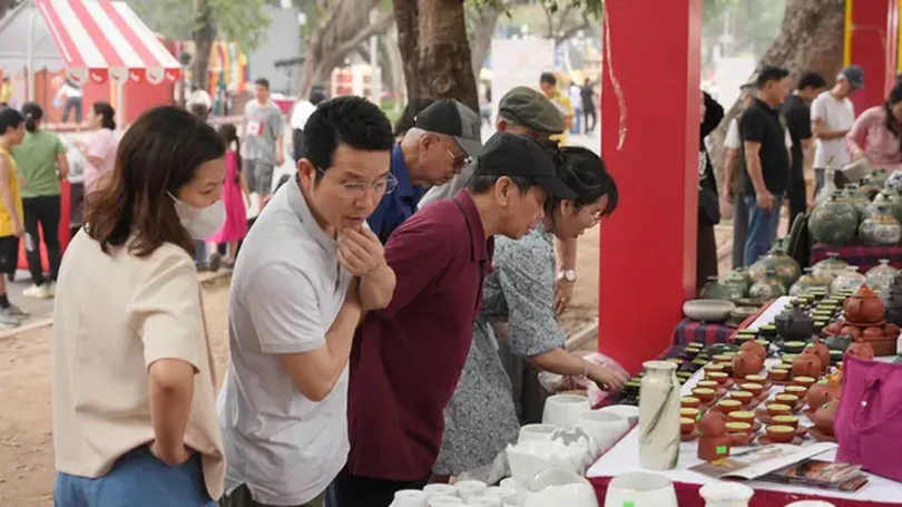 Hơn 30.000 lượt khách tham quan lễ hội quà tặng du lịch