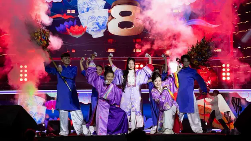 Lý Hải quảng bá 'Lật mặt 8' bằng 'concert' 8.000 người