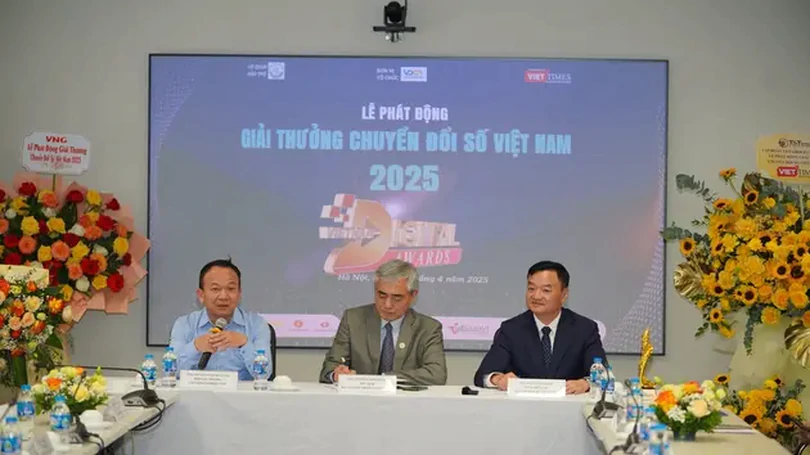 Phát động Giải thưởng Chuyển đổi số Việt Nam 2025