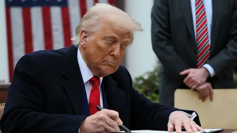 Tổng thống Trump xem xét áp thuế khoáng sản thiết yếu