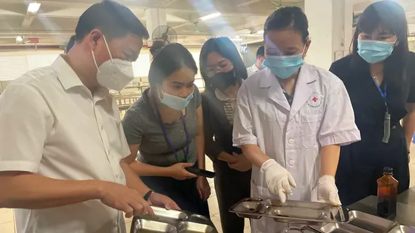 Nhiều vi phạm tại bếp ăn tập thể Công ty Chee Wah