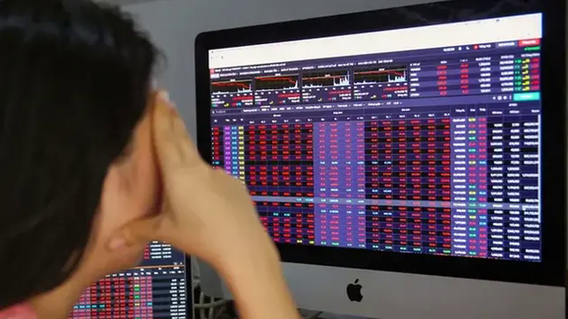Chứng khoán ngày 16/4: VN-Index giảm hơn 17 điểm