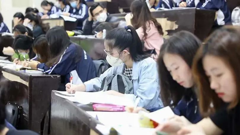 Sinh viên đại học được đào tạo thành cán bộ cấp xã