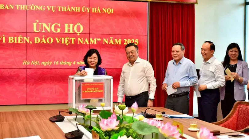 Lãnh đạo TP. Hà Nội ủng hộ Quỹ 'Vì biển, đảo Việt Nam'
