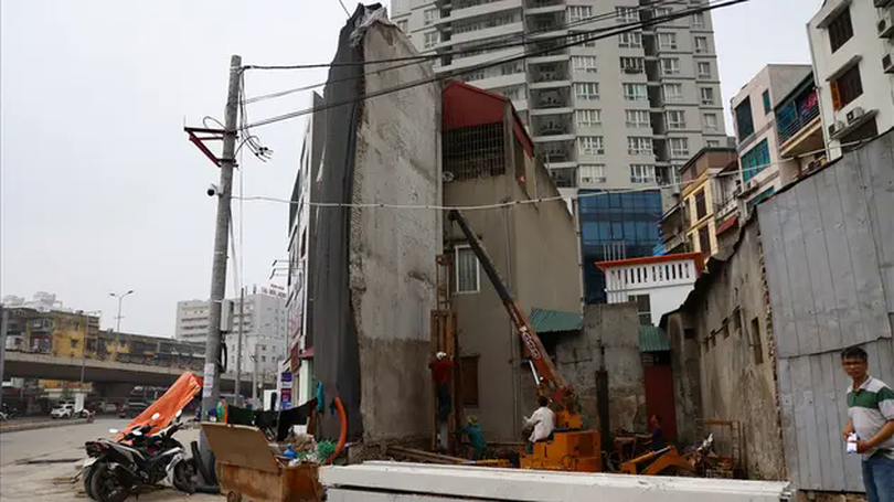 Nhà siêu mỏng, siêu méo làm xấu đường Nguyễn Tuân