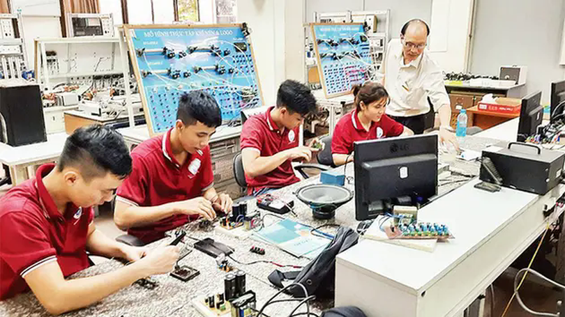 Tìm nguồn nhân lực chất lượng cao từ trên ghế nhà trường
