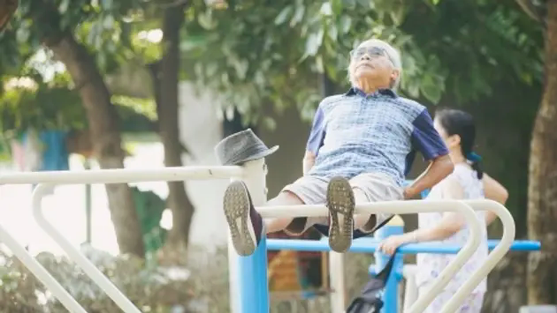‘Phòng tập ngoài trời’ tiện lợi ở hồ Tây