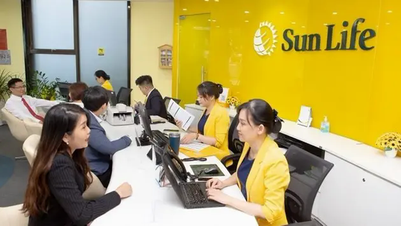 Sun Life bị phạt tiền, đình chỉ ký hợp đồng mới