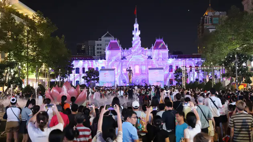 ‘Sắc màu thành phố Bác’: Vẻ đẹp của hòa bình