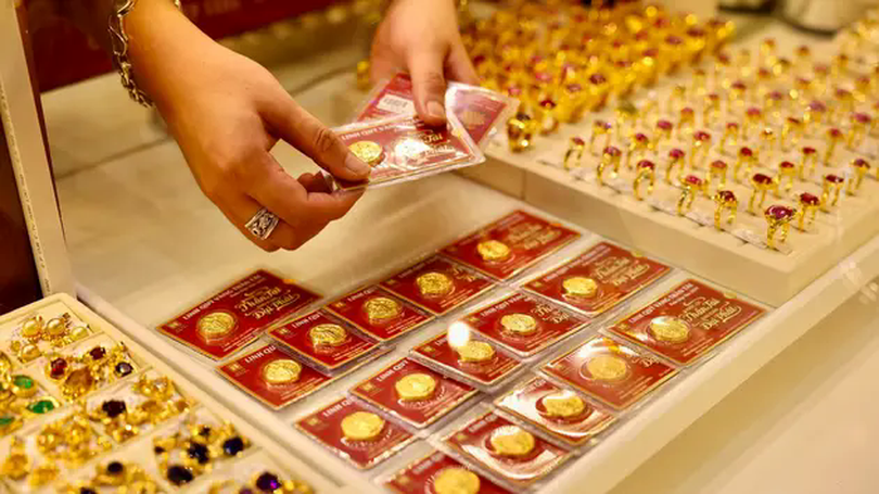 Giá vàng đứng yên, một số đơn vị hết vàng để bán