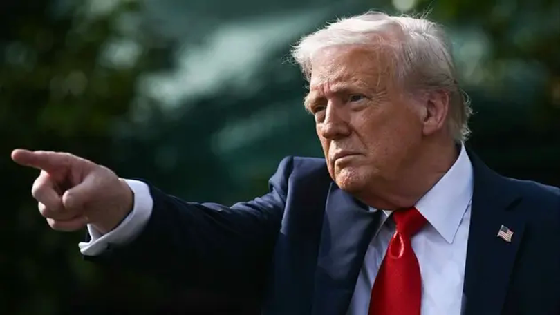 Ông Trump dọa cắt thêm 1 tỷ USD tiền tài trợ Harvard