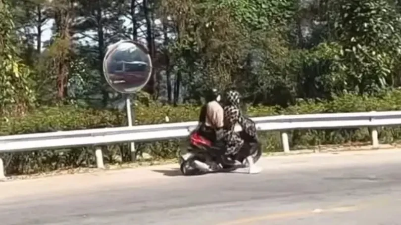 Xe máy đổ đèo đâm vào hộ lan ở Tam Đảo
